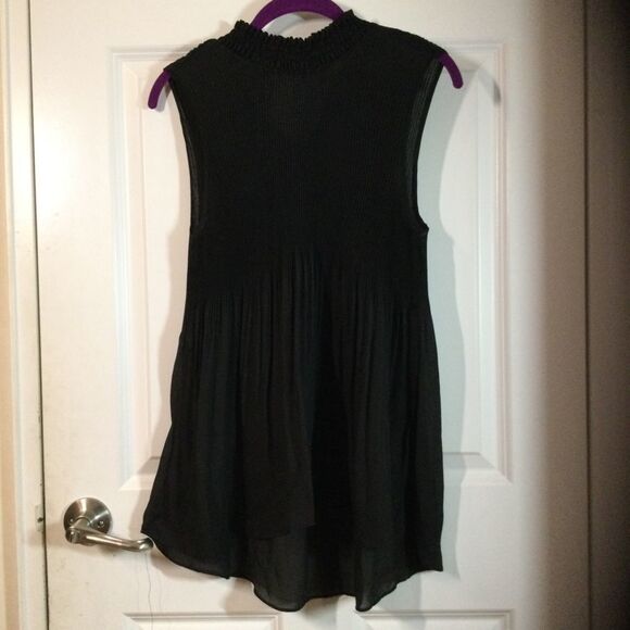 Cable & Gauge High neck sheer pleated blouse - Picture 3 of 3